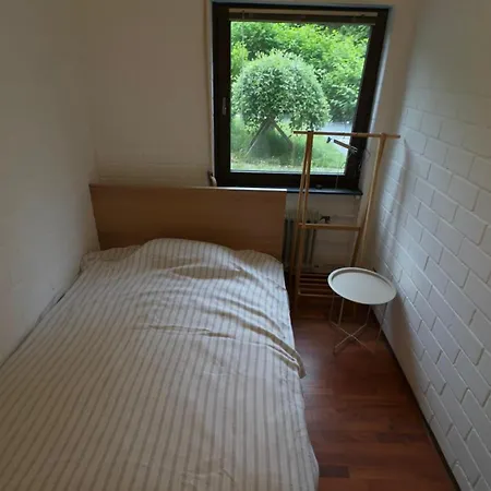 Cozy Garden Near Train Station & Nature Apartment *
